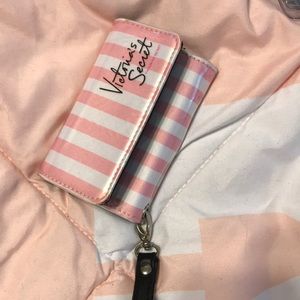 iPhone 5 Victoria’s Secret Pink Wallet Case